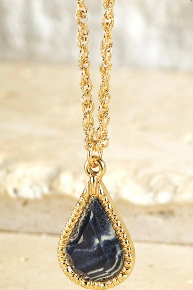 Faux Stone Pendant Necklace Set