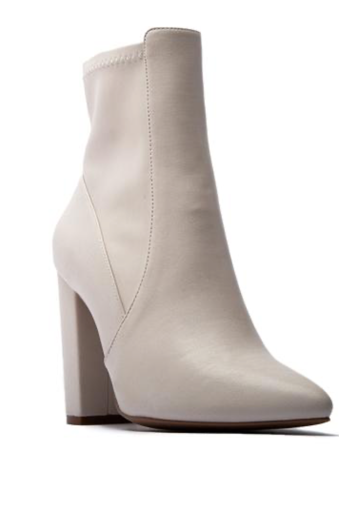 Ankle stretch bootie with chunky heel