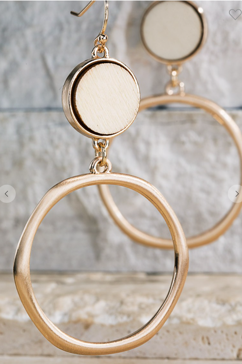 Wooden dangle earring