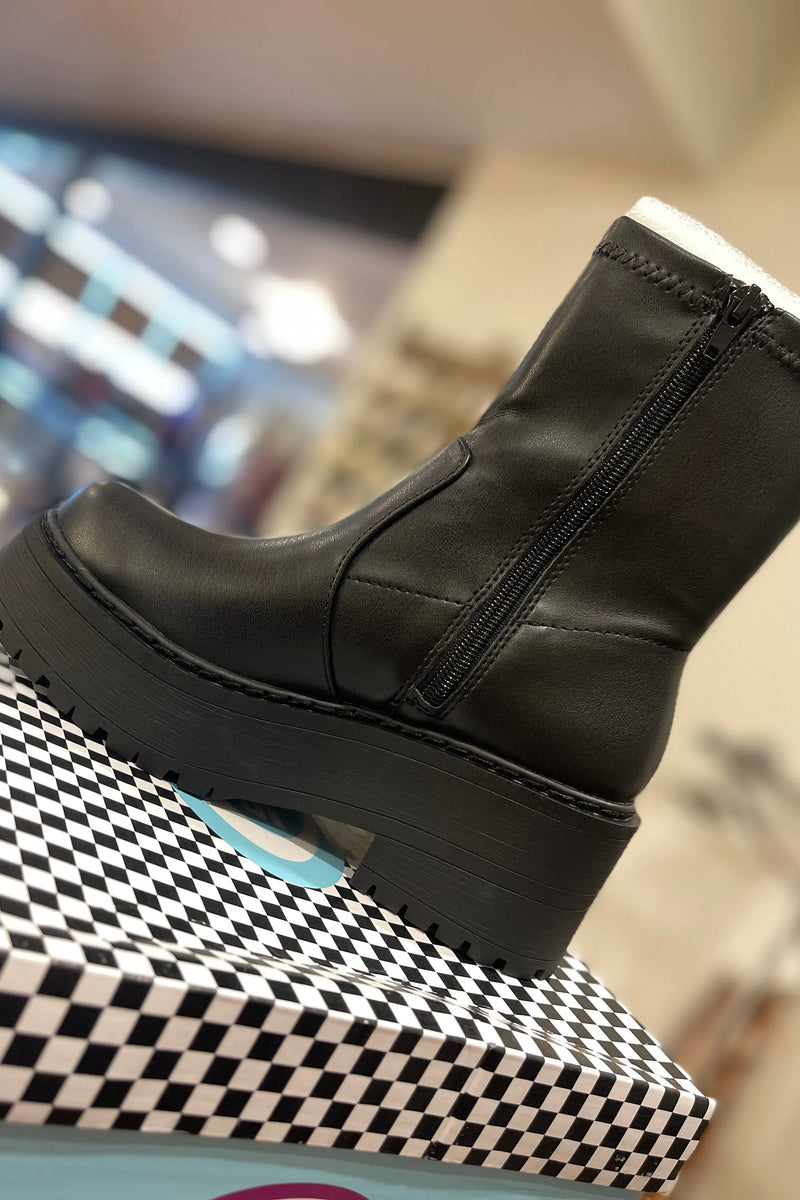 Fitted ankle Chunky Boot